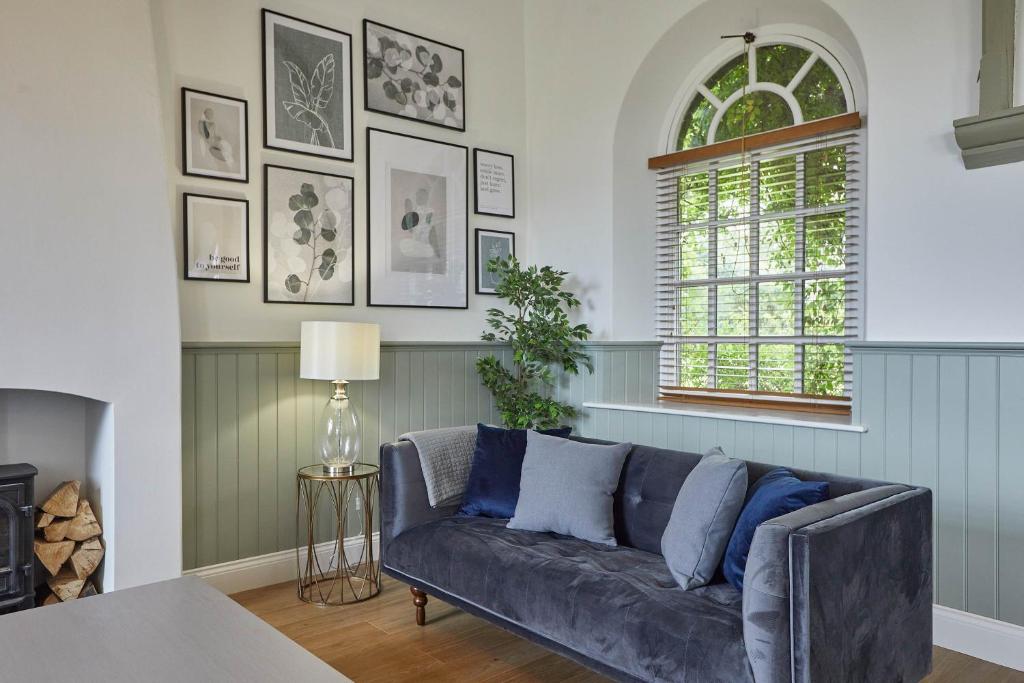 Host & Stay - Dunsley Chapel room 2